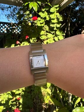 Gucci Women's Stainless steel Square Face Bracelet Watch